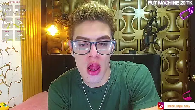 Snapshot of angel_sexyevil chatting on December 5, 2025, 12:15 pm angel sexyevil online show from December 5, 2025, 12:15 pm