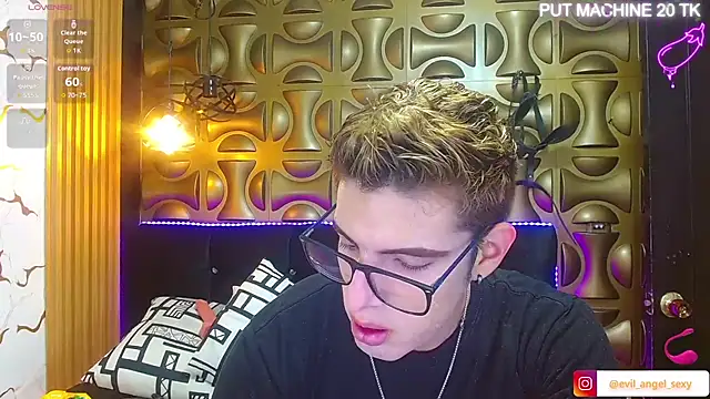 Snapshot of angel_sexyevil chatting on December 3, 2025, 12:26 pm angel sexyevil online show from December 3, 2025, 12:26 pm