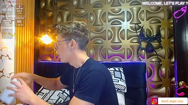 Snapshot of angel_sexyevil chatting on November 15, 2025, 12:31 pm angel sexyevil online show from November 15, 2025, 12:31 pm