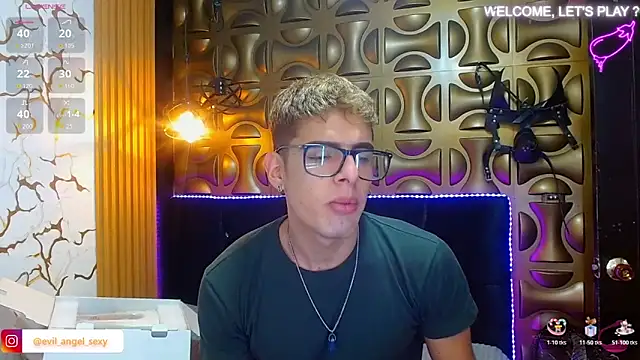 Snapshot of angel_sexyevil chatting on November 9, 2025, 12:20 pm angel sexyevil online show from November 9, 2025, 12:20 pm