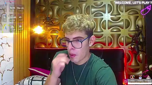 Snapshot of angel_sexyevil chatting on November 25, 2025, 12:27 pm angel sexyevil online show from November 25, 2025, 12:27 pm