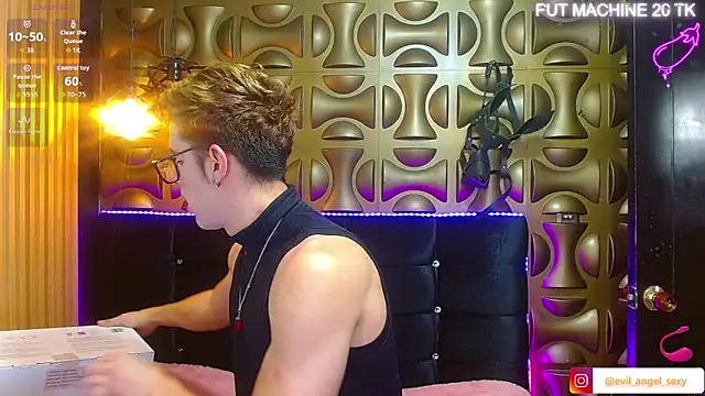 Snapshot of angel_sexyevil chatting on December 4, 2025, 12:15 pm angel sexyevil online show from December 4, 2025, 12:15 pm