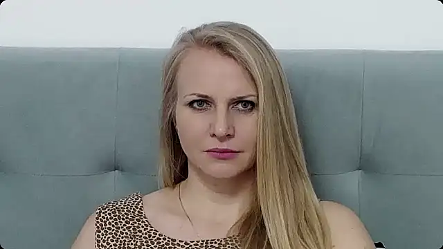 Snapshot of K__Adrienne chatting on January 11, 2025, 9:04 am K  Adrienne online show from January 11, 2025, 9:04 am