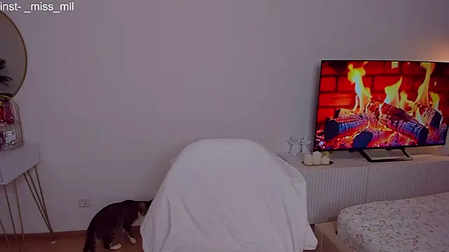 MaaryM online show from March 11, 2026, 11:32 pm