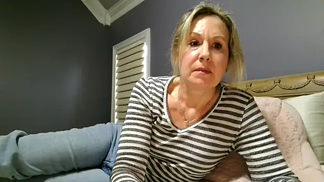 Lisaisluscious online show from April 3, 2026, 2:12 pm