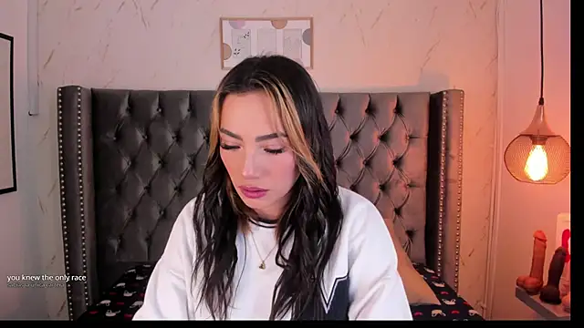 Snapshot of Kim_Blane chatting on November 11, 2025, 3:45 am Kim Blane online show from November 11, 2025, 3:45 am