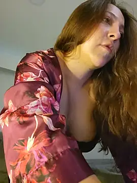 Snapshot of VickyHoult chatting on November 4, 2025, 10:24 pm VickyHoult online show from November 4, 2025, 10:24 pm