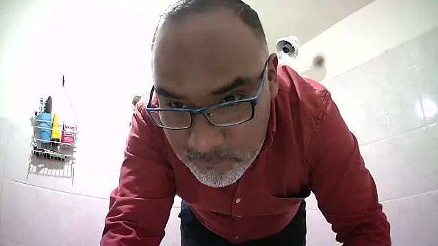 PhillDrake11 online show from April 9, 2026, 11:44 pm