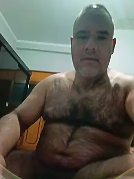 Snapshot of PhillDrake11 chatting on July 16, 2026, 1:35 am PhillDrake11 online show from July 16, 2026, 1:35 am