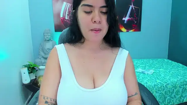 Snapshot of pearl_weet chatting on February 22, 2025, 5:46 pm pearl weet online show from February 22, 2025, 5:46 pm