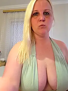 Mayci1984 online show from April 19, 2026, 10:27 am