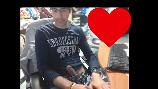 Gsmile1 online show from April 18, 2026, 7:58 pm