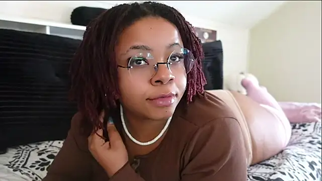 Snapshot of -khayaparker chatting on February 25, 2026, 7:36 pm -khayaparker online show from February 25, 2026, 7:36 pm