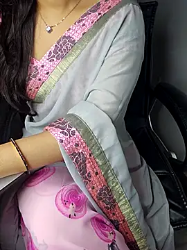 Snapshot of aliyaah_singh chatting on October 28, 2025, 5:45 pm aliyaah singh online show from October 28, 2025, 5:45 pm