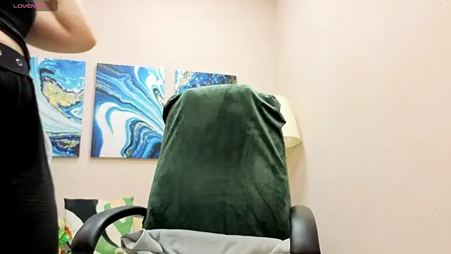 Snapshot of BattyMoll chatting on September 24, 2025, 3:40 pm BattyMoll online show from September 24, 2025, 3:40 pm