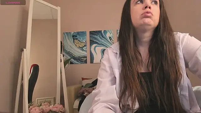 Snapshot of BattyMoll chatting on March 17, 2025, 12:53 am BattyMoll online show from March 17, 2025, 12:53 am