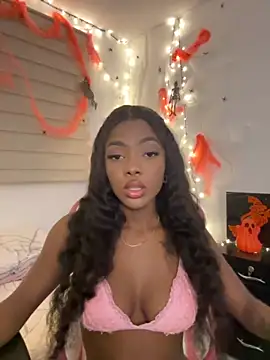 Snapshot of Vane_Rossee chatting on October 3, 2025, 11:39 pm Vane Rossee online show from October 3, 2025, 11:39 pm