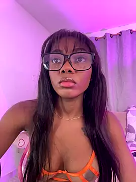 Snapshot of Vane_Rossee chatting on December 4, 2024, 12:24 am Vane Rossee online show from December 4, 2024, 12:24 am