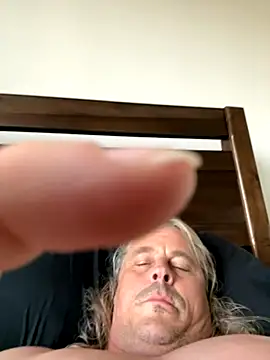 Snapshot of zeus337 chatting on November 25, 2025, 7:36 pm zeus337 online show from November 25, 2025, 7:36 pm
