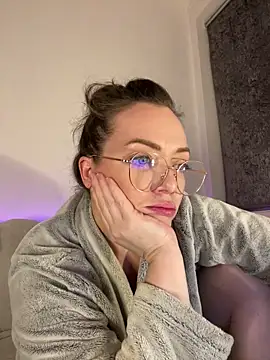 FemDom RubyKnightXXO online show from December 15, 2025, 9:31 pm