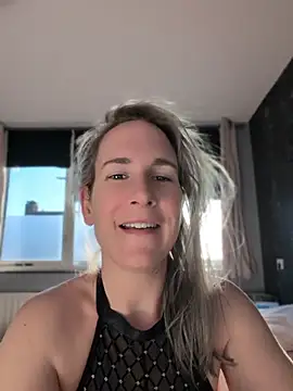 NaomiAndFriends online show from April 23, 2026, 5:03 pm
