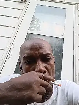 Snapshot of RinsingWood84 chatting on July 18, 2026, 10:46 am RinsingWood84 online show from July 18, 2026, 10:46 am
