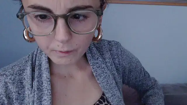 Snapshot of cleophee chatting on November 26, 2025, 8:14 am cleophee online show from November 26, 2025, 8:14 am