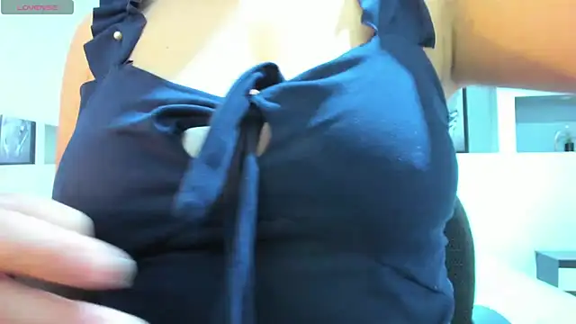 Snapshot of ambar_sex10 chatting on October 20, 2025, 12:27 pm ambar sex10 online show from October 20, 2025, 12:27 pm