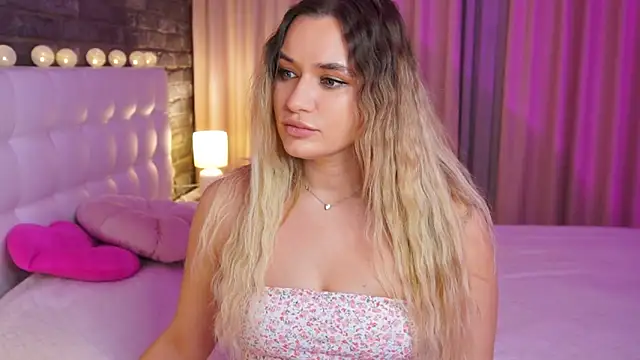 Snapshot of starrydoll chatting on March 4, 2025, 5:34 pm starrydoll online show from March 4, 2025, 5:34 pm