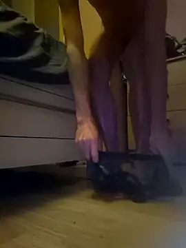 Hornynylonlad87 online show from March 12, 2026, 1:33 am