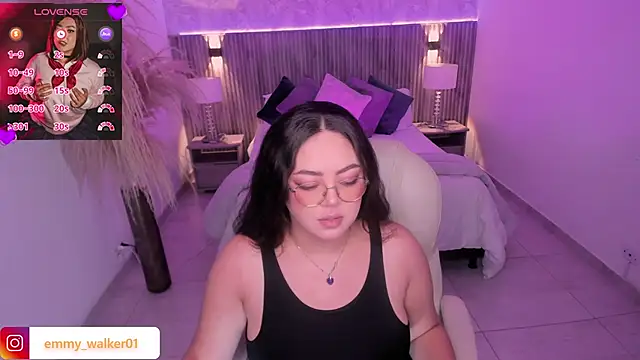 emmy walker online show from November 7, 2025, 11:04 am