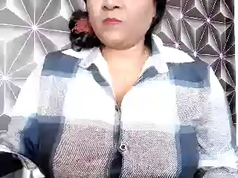 Snapshot of IndianDelia chatting on October 21, 2025, 8:14 am IndianDelia online show from October 21, 2025, 8:14 am