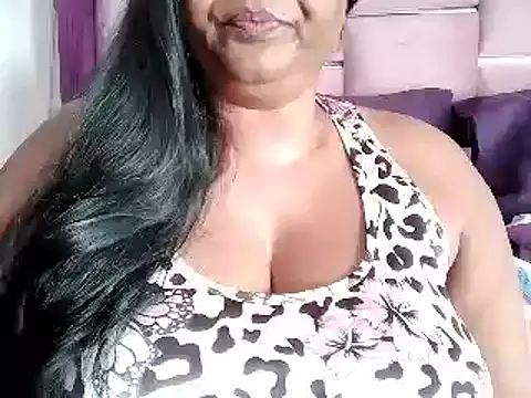 Snapshot of IndianDelia chatting on November 13, 2025, 4:05 am IndianDelia online show from November 13, 2025, 4:05 am