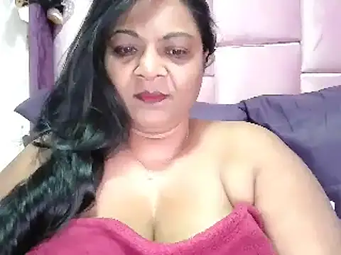 Snapshot of IndianDelia chatting on November 7, 2025, 4:17 am IndianDelia online show from November 7, 2025, 4:17 am