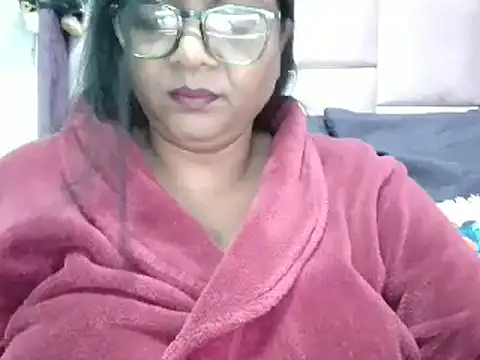 Snapshot of IndianDelia chatting on November 17, 2025, 3:10 am IndianDelia online show from November 17, 2025, 3:10 am