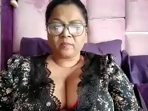 Snapshot of IndianDelia chatting on November 16, 2025, 12:10 pm IndianDelia online show from November 16, 2025, 12:10 pm