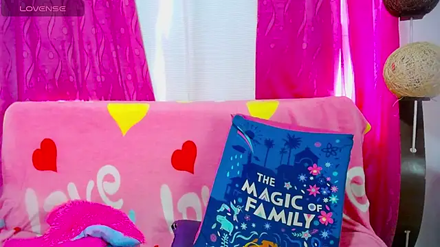 Snapshot of CiaraaSweet chatting on November 4, 2025, 4:55 pm CiaraaSweet online show from November 4, 2025, 4:55 pm