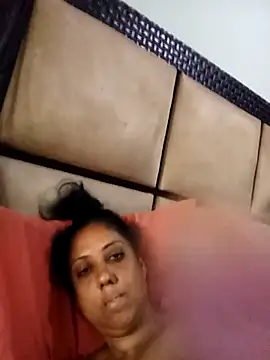 Snapshot of Mahi4luv chatting on February 6, 2026, 2:13 pm Mahi4luv online show from February 6, 2026, 2:13 pm