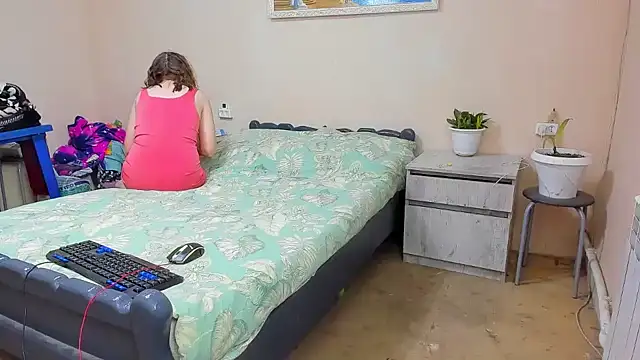 DUSSY PUSSY online show from February 15, 2026, 6:03 am