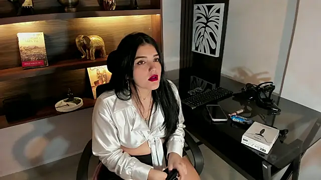 Snapshot of Maddysex_ chatting on November 27, 2025, 11:43 am Maddysex online show from November 27, 2025, 11:43 am