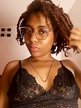 thaimy  online show from March 17, 2026, 2:47 am