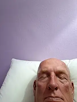 Snapshot of Strap_ chatting on July 27, 2026, 12:39 am Strap online show from July 27, 2026, 12:39 am