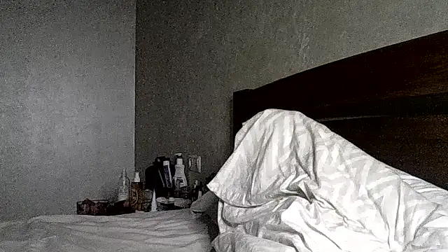 JulianaGold1 online show from February 14, 2026, 6:52 pm