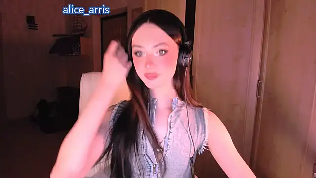 Alice  Aris online show from March 27, 2026, 3:46 pm