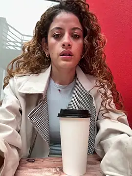 alana15 online show from April 13, 2026, 9:30 pm