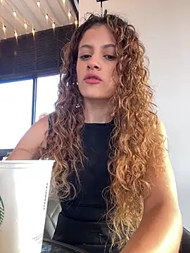 alana15 online show from October 25, 2025, 9:37 pm