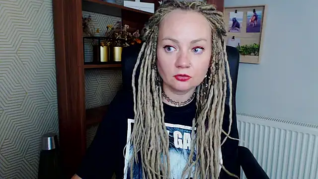 KayaMagic online show from December 3, 2025, 5:23 pm