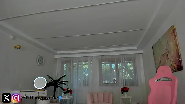 Snapshot of TiffanyHouston_ chatting on September 18, 2025, 6:16 am TiffanyHouston online show from September 18, 2025, 6:16 am