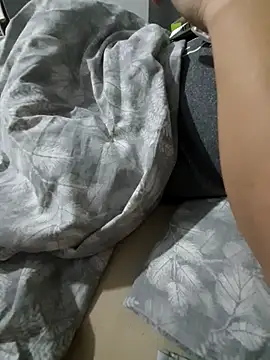 Snapshot of elenaUK chatting on November 14, 2025, 7:39 pm elenaUK online show from November 14, 2025, 7:39 pm