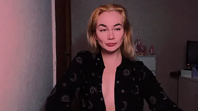 xxxcharismaaa online show from October 7, 2025, 7:42 am